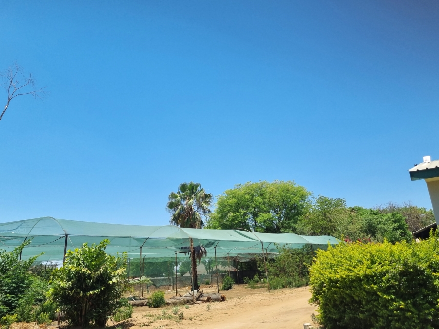 Commercial Property for Sale in Waterval East North West